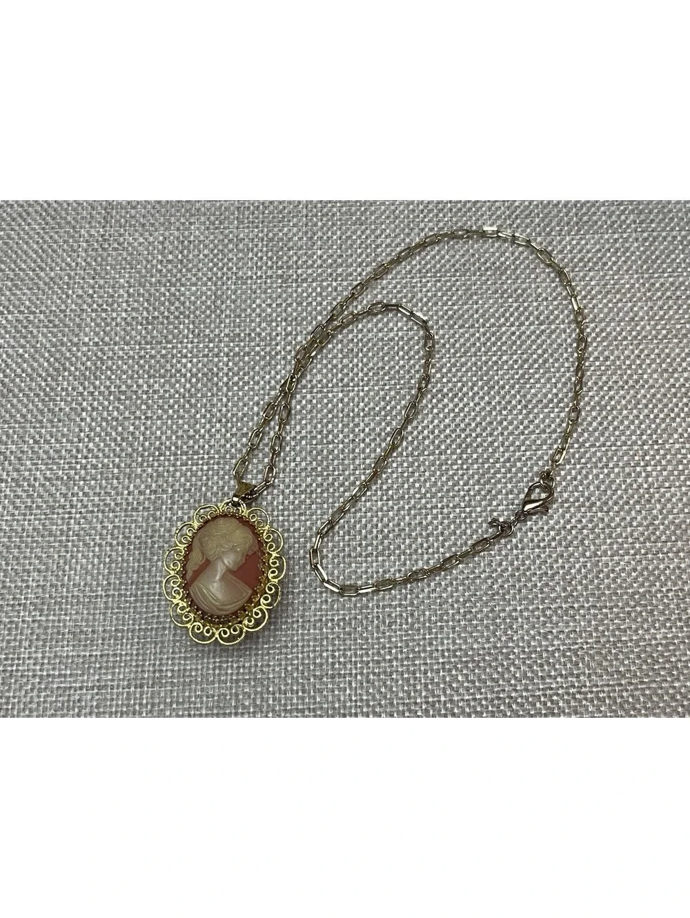 Vtg Jean Cardot Cameo Pendent Necklace wind up watch on reverse side.